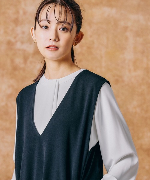 GLOBAL WORK（グローバルワーク）の「スゴラクストレッチVネックジャンスカ/133616（ジャンパースカート・レディース・ブラック/グレイッシュベージュ/ネイビー・MEDIUM/LARGE）」の10枚目の写真