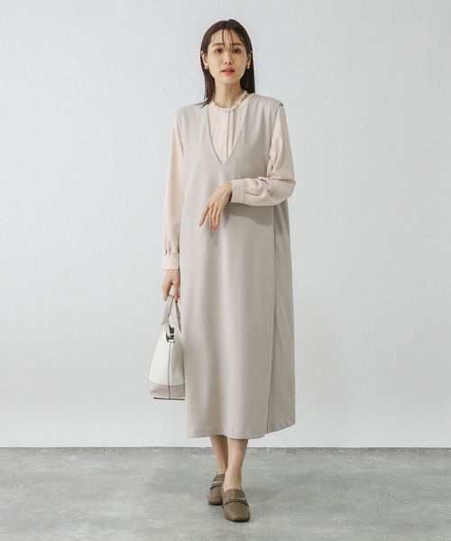 GLOBAL WORK（グローバルワーク）の「スゴラクストレッチVネックジャンスカ/133616（ジャンパースカート・レディース・ブラック/グレイッシュベージュ/ネイビー・MEDIUM/LARGE）」の16枚目の写真