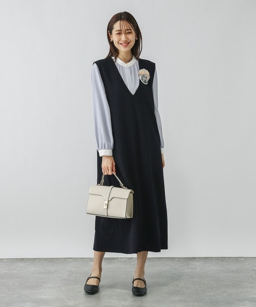 GLOBAL WORK（グローバルワーク）の「スゴラクストレッチVネックジャンスカ/133616（ジャンパースカート・レディース・ブラック/グレイッシュベージュ/ネイビー・MEDIUM/LARGE）」の20枚目の写真