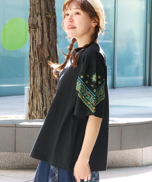 チチカカ（チチカカ）の「バンダナスリーブ刺繍Ｔシャツ（Tシャツ/カットソー・レディース・ホワイト/ブラック/イエロー・FREE）」の2枚目の写真