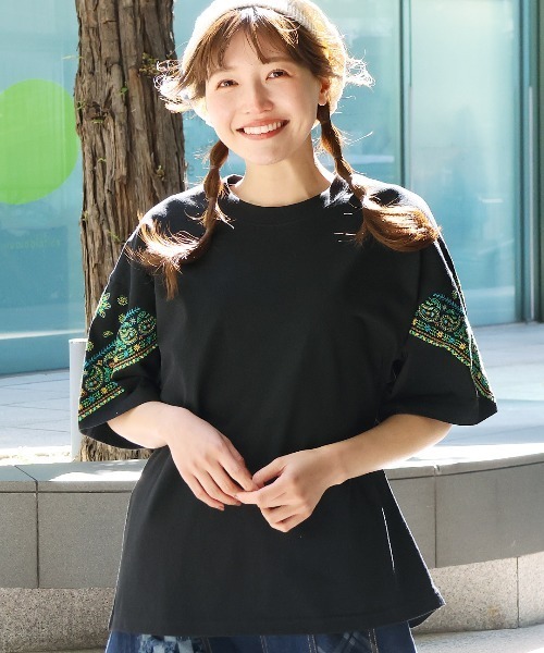 チチカカ（チチカカ）の「バンダナスリーブ刺繍Ｔシャツ（Tシャツ/カットソー・レディース・ホワイト/ブラック/イエロー・FREE）」の15枚目の写真