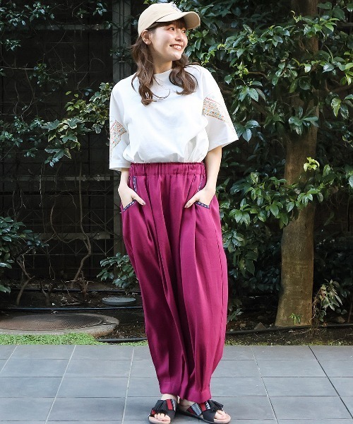 チチカカ（チチカカ）の「バンダナスリーブ刺繍Ｔシャツ（Tシャツ/カットソー・レディース・ホワイト/ブラック/イエロー・FREE）」の13枚目の写真