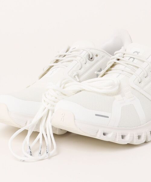 On（オン）の「ON/オン ランニング クッション CLOUD 6 クラウド 3WF10061200/3WF10061043/3WF10060299（スニーカー・レディース・ブラック/ホワイト/ブラック×ホワイト・24.0cm/23.0cm/26.5cm/25.5cm/24.5cm/23.5cm/26.0cm/25.0cm/22.0cm/22.5cm）」の21枚目の写真