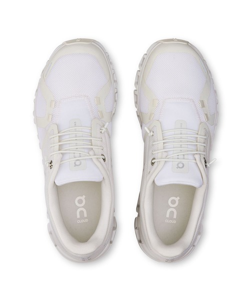 On（オン）の「ON/オン ランニング クッション CLOUD 6 クラウド 3WF10061200/3WF10061043/3WF10060299（スニーカー・レディース・ブラック/ホワイト/ブラック×ホワイト・24.0cm/23.0cm/26.5cm/25.5cm/24.5cm/23.5cm/26.0cm/25.0cm/22.0cm/22.5cm）」の7枚目の写真