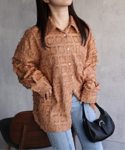 ap retro(アプレトロ)の「フリンジジャガードシャツ / オーバーサイズシャツ /羽織(シャツ/ブラウス・レディース・ホワイト/キャメル/ベージュ・FREE)」の9枚目の写真