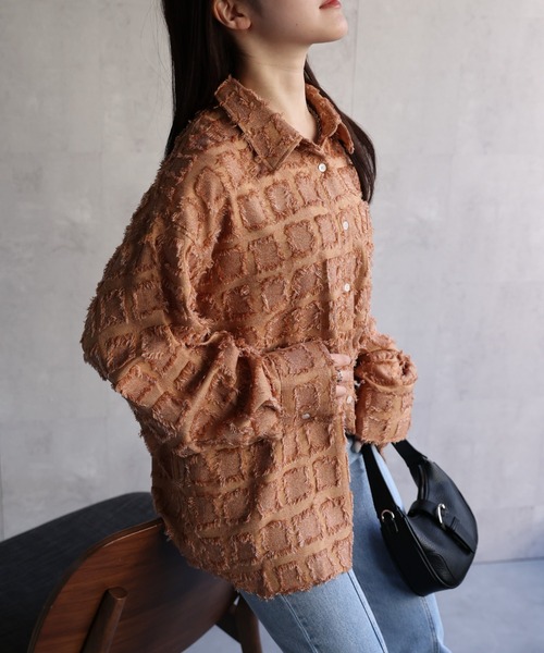 ap retro(アプレトロ)の「フリンジジャガードシャツ / オーバーサイズシャツ /羽織(シャツ/ブラウス・レディース・ホワイト/キャメル/ベージュ・FREE)」の10枚目の写真