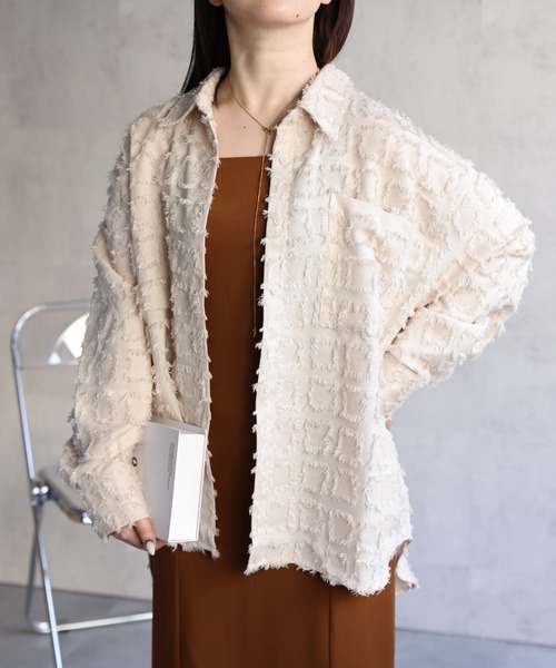 ap retro(アプレトロ)の「フリンジジャガードシャツ / オーバーサイズシャツ /羽織(シャツ/ブラウス・レディース・ホワイト/キャメル/ベージュ・FREE)」の14枚目の写真