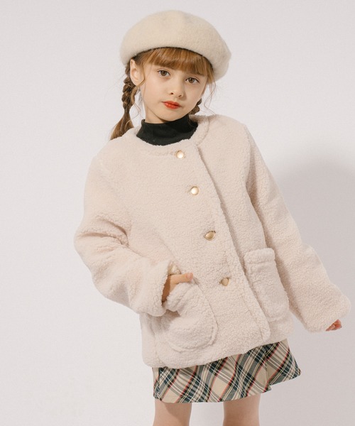URBAN CHERRY（アーバンチェリー）の「ノーカラーボアジャケット（ブルゾン・キッズ・ホワイト・110cm/120cm/130cm）」の6枚目の写真