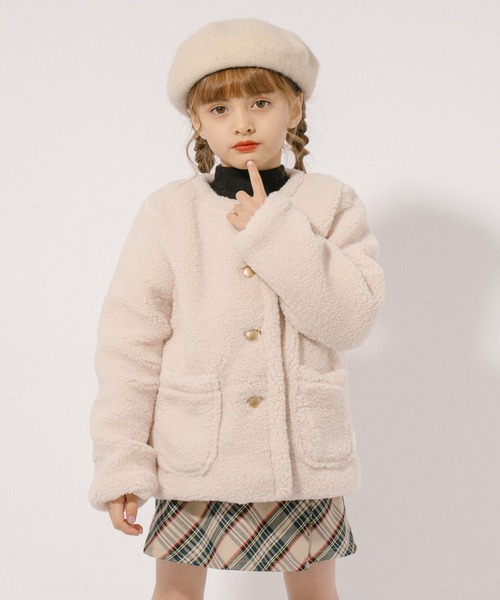 URBAN CHERRY（アーバンチェリー）の「ノーカラーボアジャケット（ブルゾン・キッズ・ホワイト・110cm/120cm/130cm）」の9枚目の写真