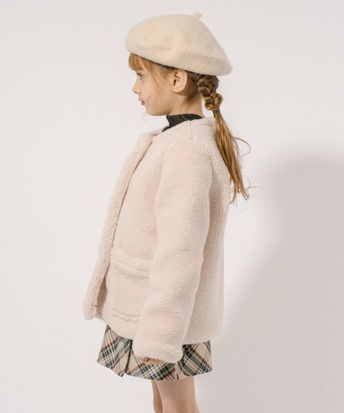 URBAN CHERRY（アーバンチェリー）の「ノーカラーボアジャケット（ブルゾン・キッズ・ホワイト・110cm/120cm/130cm）」の7枚目の写真