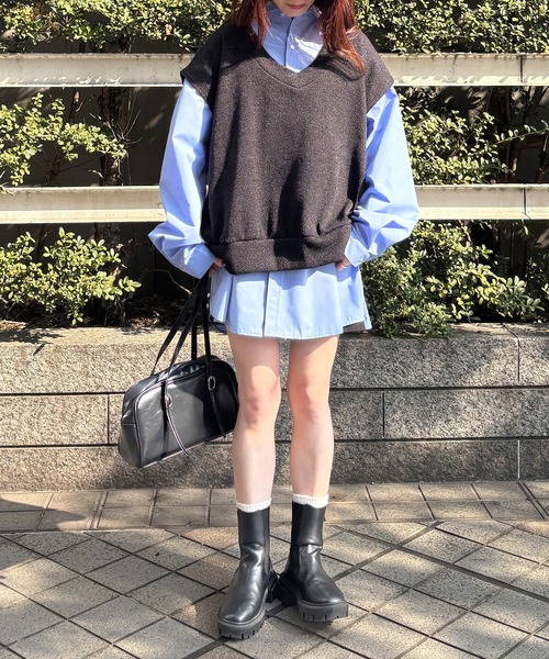 ISOOK（アイスー）の「【ISOOK / アイスー】オーバーサイズVネックベスト / ルーズ丈 ビッグシルエット ニット ユニセックス 春ニット ドロップショルダー レイヤード 重ね着 グレー ブラック 黒 ZOZOTOWN限定（ベスト・レディース・チャコール/ブラック・FREE）」の20枚目の写真