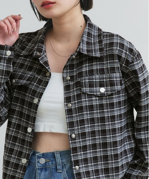 ad thie(アドティエ)の「ショート丈 チェックシャツ(シャツ/ブラウス・レディース・ブラック/ブラウン/ダークブラウン・FREE)」の8枚目の写真