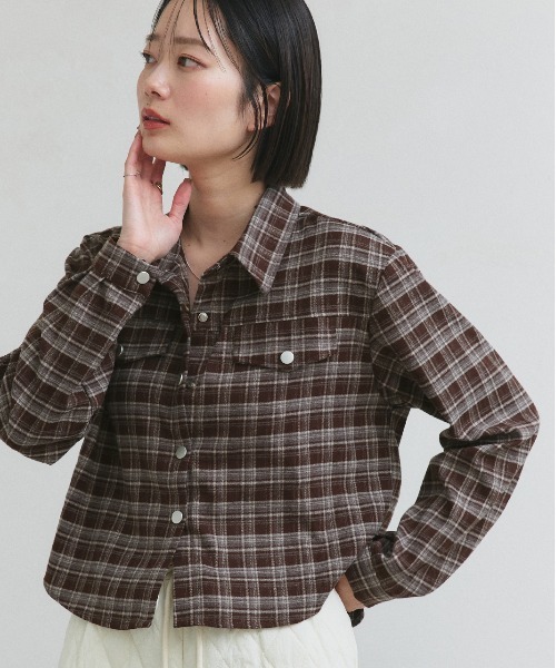ad thie(アドティエ)の「ショート丈 チェックシャツ(シャツ/ブラウス・レディース・ブラック/ブラウン/ダークブラウン・FREE)」の15枚目の写真