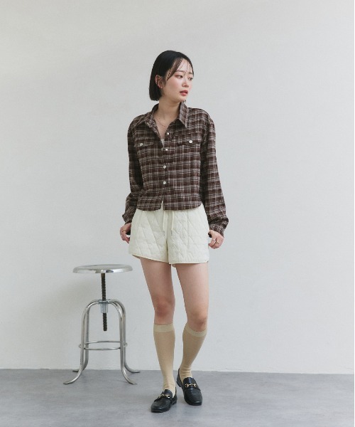 ad thie(アドティエ)の「ショート丈 チェックシャツ(シャツ/ブラウス・レディース・ブラック/ブラウン/ダークブラウン・FREE)」の16枚目の写真