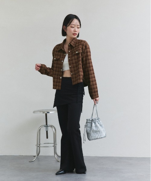 ad thie(アドティエ)の「ショート丈 チェックシャツ(シャツ/ブラウス・レディース・ブラック/ブラウン/ダークブラウン・FREE)」の19枚目の写真