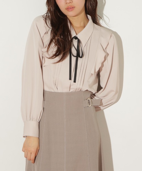 JILL by JILL STUART（ジルバイジルスチュアート）の「リボン付きピンタックブラウス（シャツ/ブラウス・レディース・ブルー/ピンク/ホワイト系その他・FREE）」の3枚目の写真