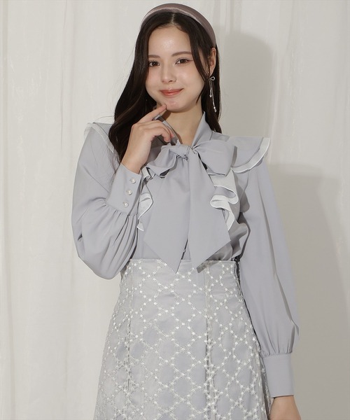 WILLSELECTION(ウィルセレクション)の「ラッフルボウタイブラウス(シャツ/ブラウス・レディース・オフホワイト/ピンク/ブルー・FREE)」の3枚目の写真