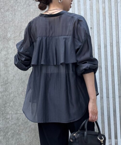 ジェナエスパスメルヴェイユ 美品 後ろヨークラッフルシャツ 光沢 シアー リボン ご好評につき再入荷！】後ろヨークラッフルシアーシャツ | Jena