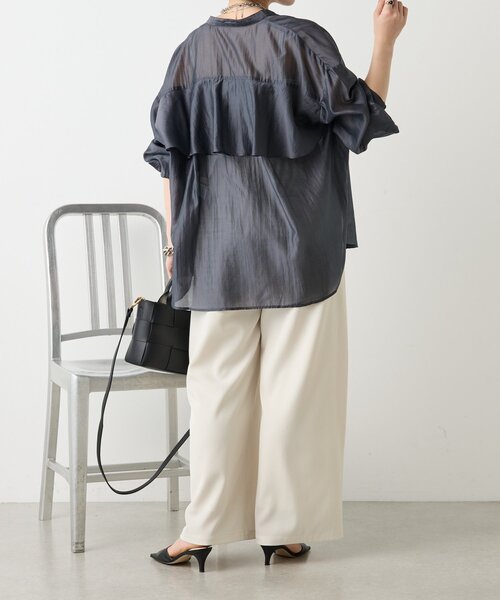 Jena espace merveilleux(ジェナ エスパスメルヴェイユ)の「【ご好評につき再入荷!】後ろヨークラッフルシアーシャツ(シャツ/ブラウス・レディース・パープル/チャコールグレー/オフホワイト/ブラウン/ベージュ/ベージュ系その他/グレー系その他・FREE)」の17枚目の写真