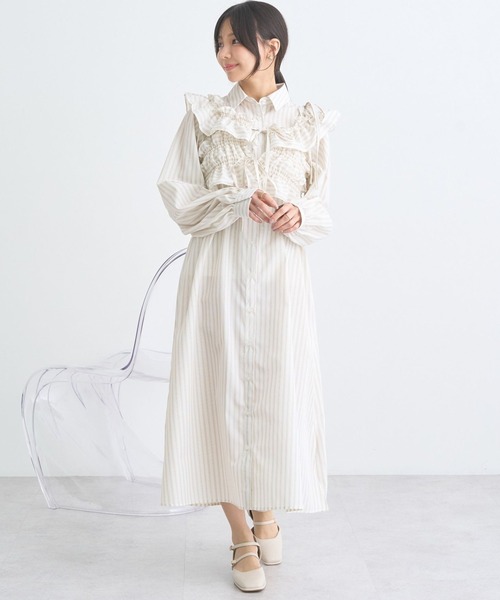 earth music&ecology（アースミュージックアンドエコロジー）の「SET2点シャーリングビスチェ＋シャツワンピース（シャツワンピース・レディース・オフホワイト/ブルー/イエロー・FREE）」の3枚目の写真