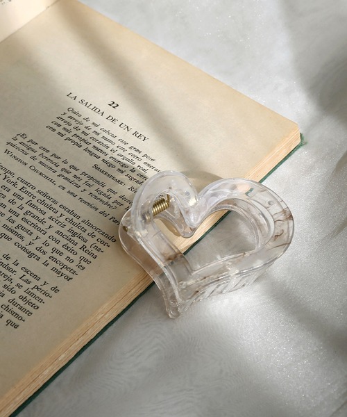 colleca la（コレカラ）の「クリアマーブル ハートバンスクリップ（バレッタ/ヘアクリップ・レディース・ブラウン/ブラック・FREE）」の2枚目の写真