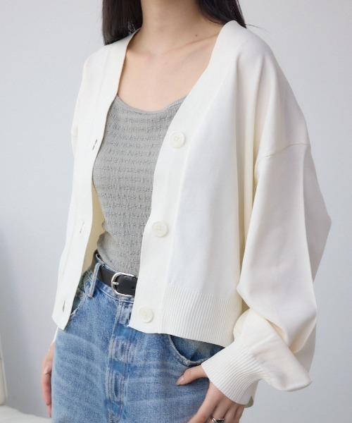 AZUL by moussy(アズールバイマウジー)の「コクーンシルエットカーディガン(カーディガン/ボレロ・レディース・アイボリー/ブラック/ブルー・SMALL/MEDIUM)」の2枚目の写真