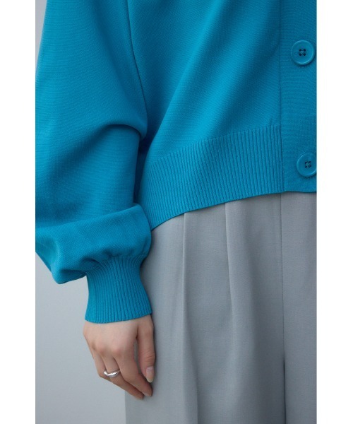 AZUL by moussy(アズールバイマウジー)の「コクーンシルエットカーディガン(カーディガン/ボレロ・レディース・アイボリー/ブラック/ブルー・SMALL/MEDIUM)」の13枚目の写真
