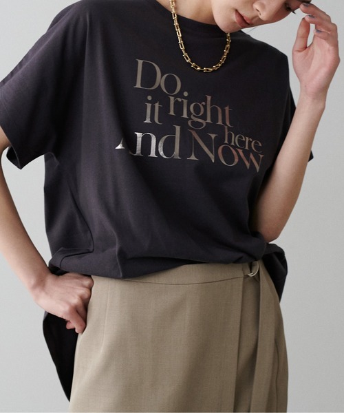 LARUTA(ラルータ)の「【LARUTA】汗染み防止バックスリットロゴT(Tシャツ/カットソー・レディース・ライトグレー/ブラウン/オフホワイト/スミクロ・FREE)」の1枚目の写真