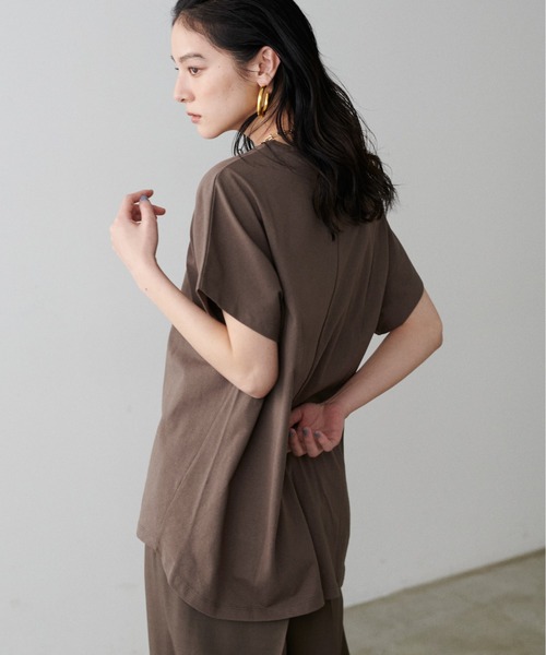 LARUTA(ラルータ)の「【LARUTA】汗染み防止バックスリットロゴT(Tシャツ/カットソー・レディース・ライトグレー/ブラウン/オフホワイト/スミクロ・FREE)」の14枚目の写真