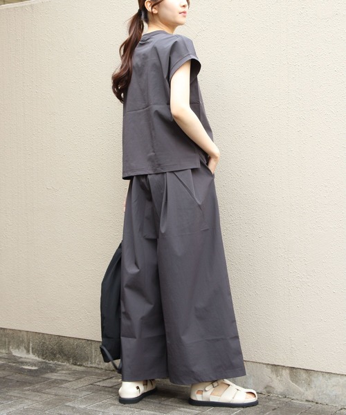 美品 THOUSAND MILE オリーブ ポロシャツ パンツ セットアップ 美品 THOUSAND MILE オリーブ ポロシャツ パンツ セットアップ