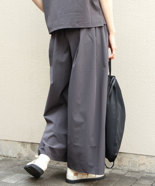 THOUSAND MILE（サウザンドマイル）の「THOUSAND MILE/サウザンドマイル　フレンチスリーブシャツ＆ワイドパンツ セットアップ+バッグ（3点セット）　FRENCH SLEEVE SHIRT&WIDE PANTS SET（セットアップ・レディース・ブラック/ブルーグレー/チャコールグレー・FREE）」の6枚目の写真