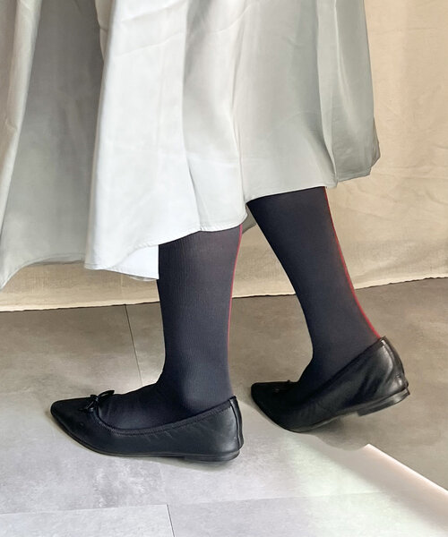 DouDou(ドゥドゥ)の「【WEB限定】MAEE ラインソックス(ソックス/靴下・レディース・ネイビー/チャコールグレー・23)」の4枚目の写真