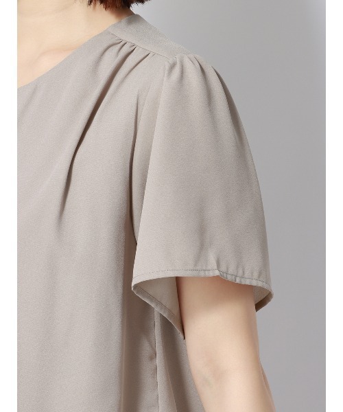 SUIT SQUARE（スーツスクエア）の「ウエストギャザープルオーバー 半袖 ウォッシャブル シフォンジョーゼット 無地 メタルパーツ（シャツ/ブラウス・レディース・ネイビー/ホワイト/ピンク/グレイッシュベージュ・38(9号)）」の19枚目の写真