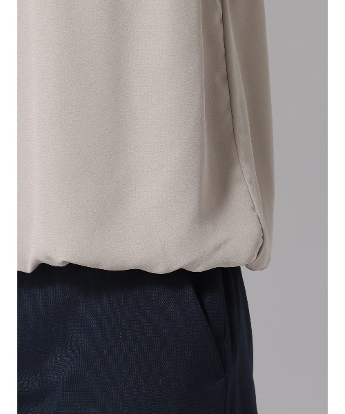 SUIT SQUARE（スーツスクエア）の「ウエストギャザープルオーバー 半袖 ウォッシャブル シフォンジョーゼット 無地 メタルパーツ（シャツ/ブラウス・レディース・ネイビー/ホワイト/ピンク/グレイッシュベージュ・38(9号)）」の20枚目の写真