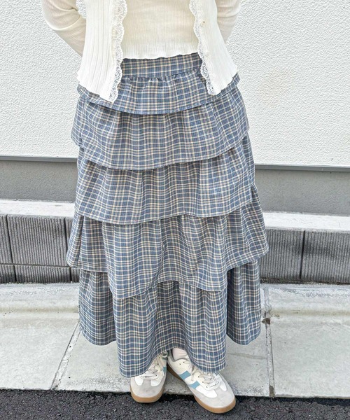frunco(フランコ)の「【ZOZO限定】チェックティアードロングスカート(スカート・レディース・ブラック/グレー・MEDIUM)」の1枚目の写真