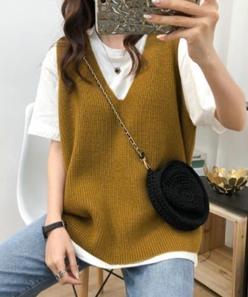 Beststore(ベストストア)の「Vネックニットベスト レディース 重ね着 ゆったり 体型カバー オフィスカジュアル きれいめ ナチュラル(ベスト・レディース・ブラック/アイボリー/ブラウン/ライトグレー/モカ/イエロー・FREE)」の7枚目の写真