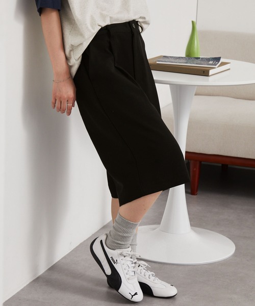 MONO-MART(モノマート)の「ワイドシルエットタックバミューダショーツ(その他パンツ・レディース・チャコールグレー/ブラック/ネイビー/ホワイト・L/M/S)」の9枚目の写真