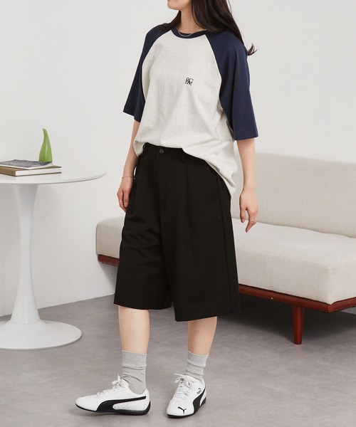 MONO-MART(モノマート)の「ワイドシルエットタックバミューダショーツ(その他パンツ・レディース・チャコールグレー/ブラック/ネイビー/ホワイト・L/M/S)」の14枚目の写真