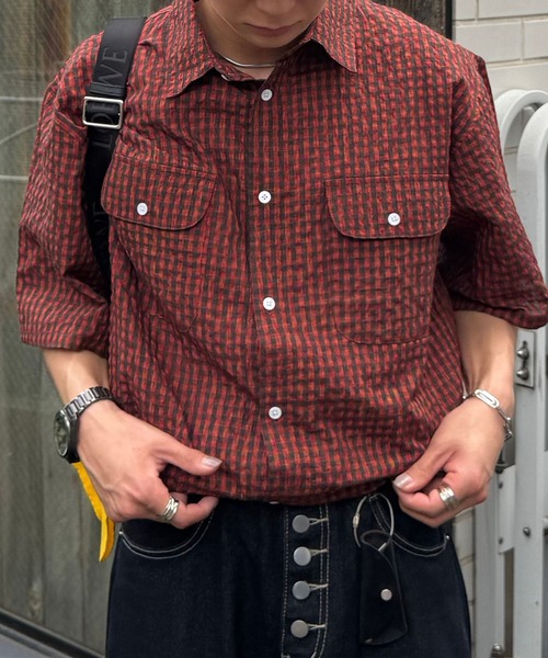 Gaphos (ガフォス)の「ドローコードシアサッカーシャツ(シャツ/ブラウス・メンズ・ブラウン/レッド/ネイビー/ブラック系その他/その他・1/2)」の4枚目の写真