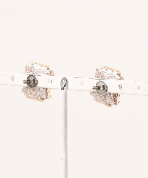 tone(トーン)の「【kanade】カラーストーンビジューピアス(MA)(ピアス(両耳用)・レディース・ピンク/イエロー・FREE)」の3枚目の写真