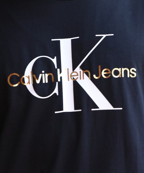 Calvin Klein(カルバン・クライン)の「Calvin Klein ゴールドモノグラム半袖Tシャツ(Tシャツ/カットソー・メンズ・ブラック系その他・MEDIUM/SMALL/LARGE)」の21枚目の写真