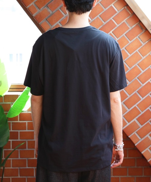 Calvin Klein(カルバン・クライン)の「Calvin Klein ゴールドモノグラム半袖Tシャツ(Tシャツ/カットソー・メンズ・ブラック系その他・MEDIUM/SMALL/LARGE)」の12枚目の写真
