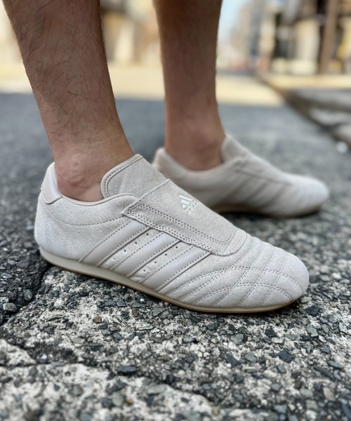 adidas(アディダス)の「【BILLY'S EXCLUSIVE】TAEKWONDO W JQ4278(スリッポン・レディース・ベージュ・24.0cm/23.0cm/22.5cm/22.0cm/28.0cm/27.5cm/27.0cm/26.5cm/26.0cm/25.5cm/25.0cm/24.5cm/23.5cm/28.5cm/29.0cm)」の11枚目の写真