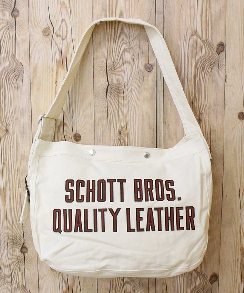 schott（ショット）の「Schottロゴプリント NEWSPAPER BAG（ショルダーバッグ・メンズ・キナリ/セージグリーン・FREE）」の3枚目の写真