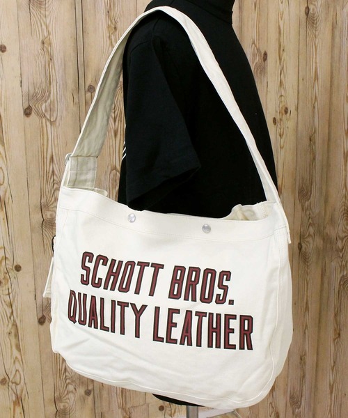 schott（ショット）の「Schottロゴプリント NEWSPAPER BAG（ショルダーバッグ・メンズ・キナリ/セージグリーン・FREE）」の7枚目の写真