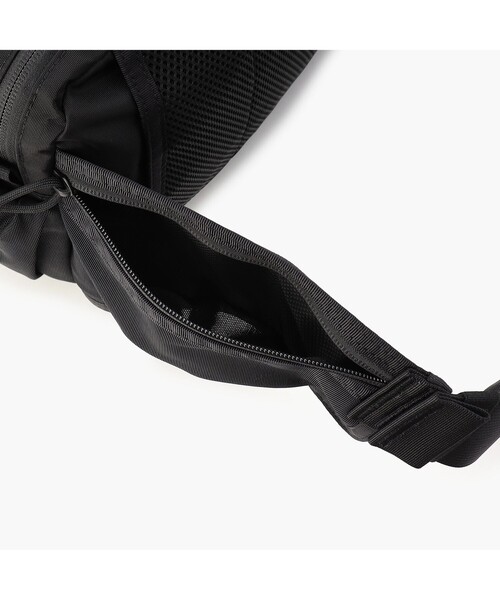 BRIEFING(ブリーフィング)の「2WAY HIP PACK(ショルダーバッグ・メンズ・ブラック×ブルー/ブラック系その他/その他/ブラック×ホワイト/ブラック×グレー・FREE)」の11枚目の写真