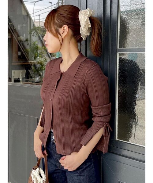 dazzlin（ダズリン）の「【WEB限定カラーあり】アイレットスリーブニットトップス（ニット/セーター・レディース・ブラウン/ネイビー/グレー/アイボリー/ブラック・FREE）」の15枚目の写真