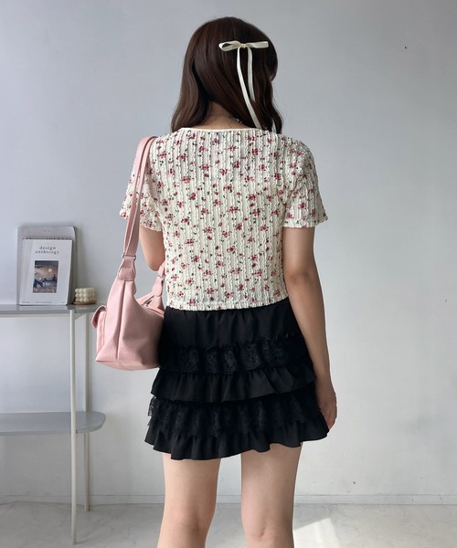 AS KNOW AS plus（アズノゥアズプラス）の「♪レースアップリボン 花柄フリル半袖プルオーバー（Tシャツ/カットソー・レディース・ブルー系/ブラウン系/レッド系・FREE）」の16枚目の写真