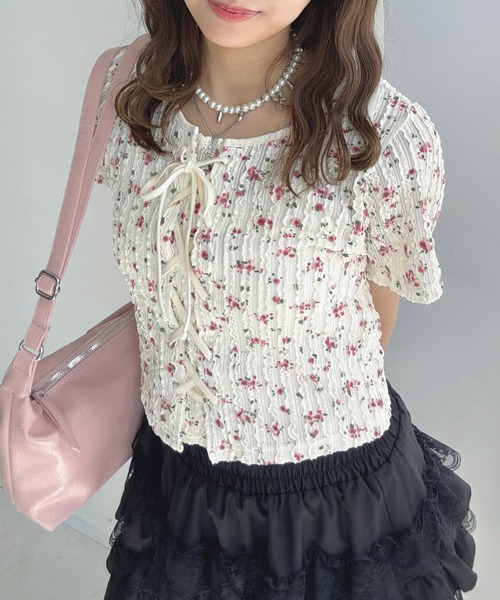 AS KNOW AS plus（アズノゥアズプラス）の「♪レースアップリボン 花柄フリル半袖プルオーバー（Tシャツ/カットソー・レディース・ブルー系/ブラウン系/レッド系・FREE）」の20枚目の写真