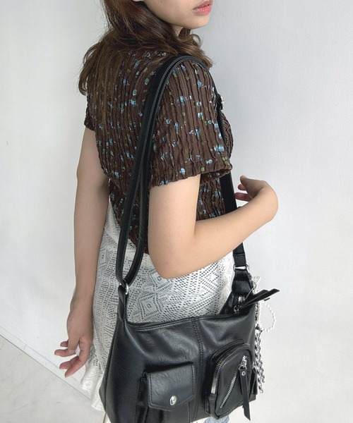 AS KNOW AS plus（アズノゥアズプラス）の「♪レースアップリボン 花柄フリル半袖プルオーバー（Tシャツ/カットソー・レディース・ブルー系/ブラウン系/レッド系・FREE）」の9枚目の写真